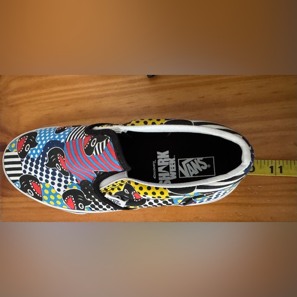 VANS kids Shark Week skater shoes, size 4 - Picture 4 of 4